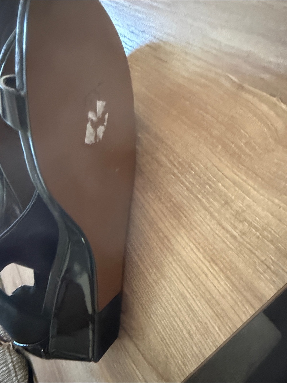 Donald J. Pliner Black Women’s Toe-Post Sandal - Picture 10 of 16
